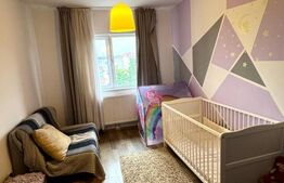 Apartament de vanzare, cu 4 camere, 81 mp, zona Tractorul