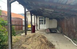 De vanzare teren generos cu casa, zona centrala, Sacele 