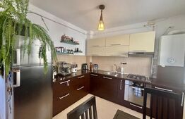 Apartament, 3 camere, 80 mp, 2 bai, parcare, zona Florilor