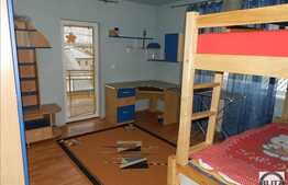 De vanzare 3 camere, 74 mp! Complet mobilat! Parcare! Zona strazii Florilor!