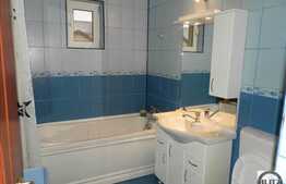 De vanzare 3 camere, 74 mp! Complet mobilat! Parcare! Zona strazii Florilor!