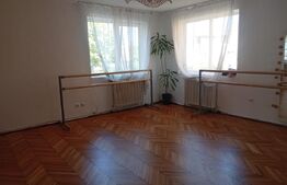 Apartament de vanzare in vila, cu 5 camere, 150 mp, zona Andrei Muresanu  