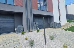 Casa de vanzare, cu 5 camere, 200 mp utili, 245 mp de teren, zona Teilor