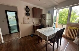 Apartament 2 camere decomandate, 2 balcoane, etaj 1, zona Vlahuta