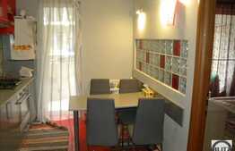 Apartament decomandat, 2 camere, 52 mp! Zona strazii Eroilor!