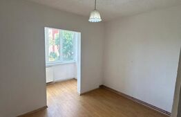 Apartament de vanzare, cu 4 camere, 82 mp, zona Calea Bucuresti