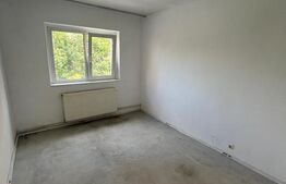 Apartament de vanzare, cu 4 camere, 82 mp, zona Calea Bucuresti