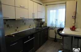 De vanzare 2 camere, 53 mp! Parcare! Zona strazii Florilor!