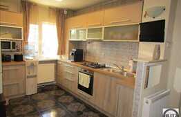 Vanzare apartament 2 camere, 52 mp, decomandat, boxa, zona strazii Fantanele