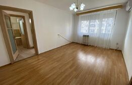 Apartament de vanzare, cu 2 camere, 45 mp, balcon, zona Centrala