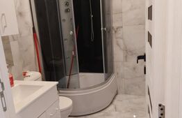 Apartament de vanzare, 2 camere, parcare, zona Porii