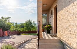 Casa de vanzare, Jucu de Sus teren 811mp, 4 Camere, 2 Bai, Priveliște