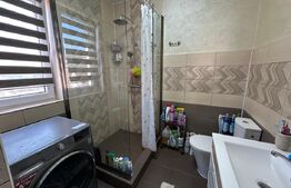 Apartament de vanzare, cu 4 camere, 100 mp, zona Oasului