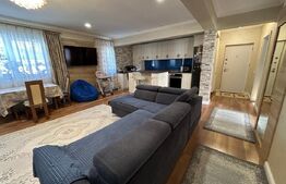 Apartament de vanzare, cu 4 camere, 100 mp, zona Oasului