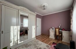 Apartament de vanzare, cu 4 camere, 100 mp, zona Oasului