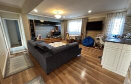 Apartament de vanzare, cu 4 camere, 100 mp, zona Oasului