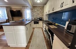 Apartament de vanzare, cu 4 camere, 100 mp, zona Oasului