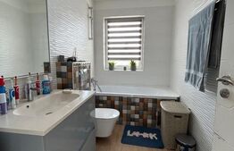 Apartament de vanzare, cu 4 camere, 100 mp, zona Oasului