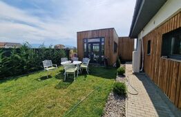 Casa exclusivista , LUX, Harman