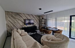 Casa exclusivista , LUX, Harman