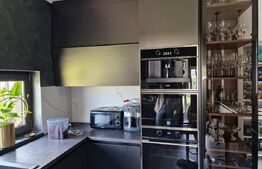 Casa exclusivista , LUX, Harman