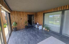 Casa exclusivista , LUX, Harman