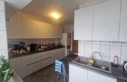 Apartament 91 mp, 3 camere, 2 bai, etaj intermediar, vedere panoramica, Vlahuta