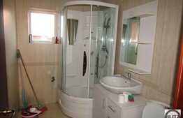 Inchiriere penthouse cu 5 camere, 130 mp, zona Teilor! 2 locuri parcare!