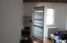 De vanzare apartament 3 camere, 60 mp, decomandat, zona strazii Louis Pasteur