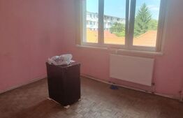 Apartament cu 2 camere, etaj intermediar, zonă verde, ideal pentru investitie