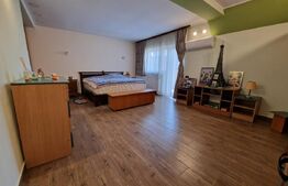 Casa deosebita individuala  cu spatiu comercial ,se vand impreuna zona Centru