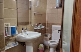 Casa deosebita individuala  cu spatiu comercial ,se vand impreuna zona Centru