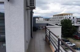 Apartament cu 3 camere, 63 mp utili, terasa de 88 mp, zona Cetatii