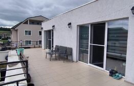 Apartament cu 3 camere, 63 mp utili, terasa de 88 mp, zona Cetatii