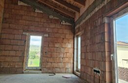 Casă / Vilă cu 4 camere de vânzare