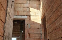 Casă / Vilă cu 4 camere de vânzare