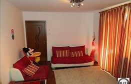 Apartament 3 camere cu balcon de 6 mp, partial mobilat, renovat