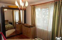 Apartament 3 camere cu balcon de 6 mp, partial mobilat, renovat