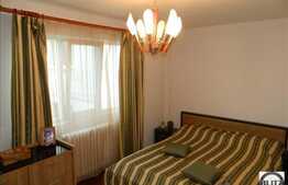 Apartament 3 camere cu balcon de 6 mp, partial mobilat, renovat