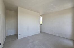 Duplex luminos la stadiul de semifinisat in Faget cu priveliste panoramica 