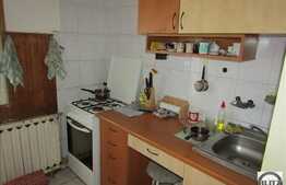 Vanzare apartament 2 camere, 48 mp, decomandat, zona strazii Lunii