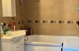 Apartament de vanzare, 3 camere, parcare, zona Vivo