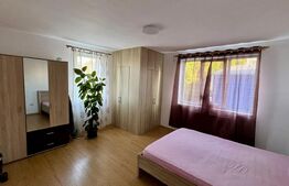 Apartament de vanzare, 3 camere, parcare, zona Vivo