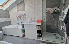 Casa lux in Ghimbav la 15 minute de Brasov, curte, P+1