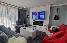 Casa lux in Ghimbav la 15 minute de Brasov, curte, P+1