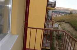 Apartament cu 2 camere, semidecomandat cu 2 balcoane