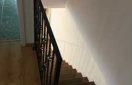 Apartament de inchiriat cu 4 camere, 100 mp, loc de parcare, cartier Europa, zona strazii Eugen Ionesco