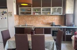 Apartament 4 camere, 2 bai, balcon, 81 mp, zona excelentă Manastur