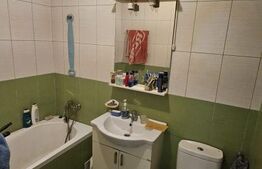 Apartament decomandat cu 3 camere, 53 mp utili, parcare, zona Porii