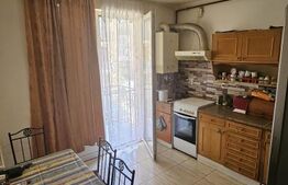 Apartament decomandat cu 3 camere, 53 mp utili, parcare, zona Porii